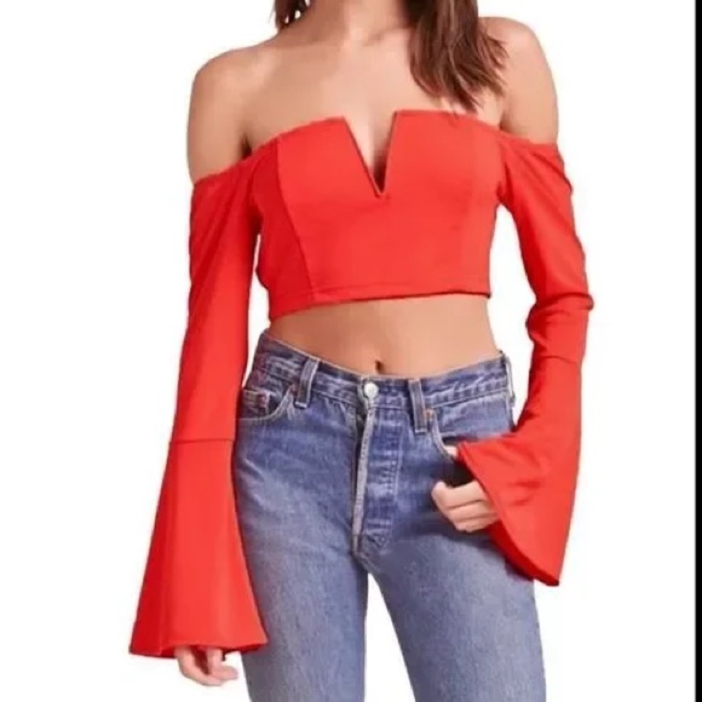 ⚡️NWT FOREVER 21 RED CROP TOP W/ BELL SLEEVES⚡️